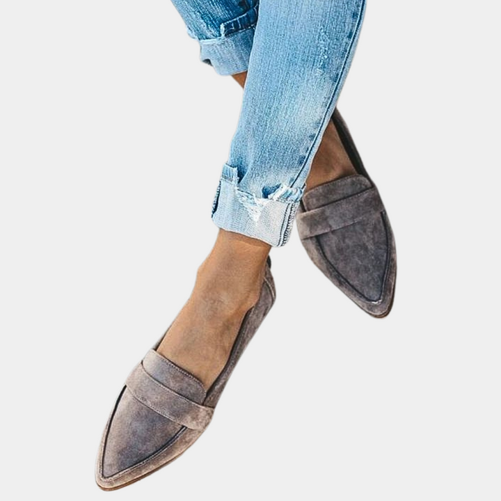Serenithra – Classic Round Toe Loafers