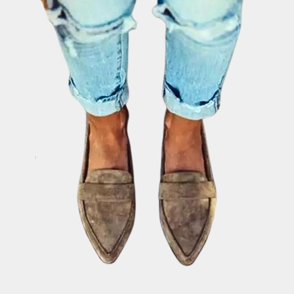Serenithra – Classic Round Toe Loafers